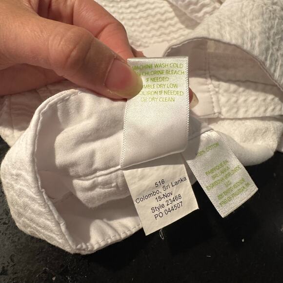 Lilly Pulitzer Buttercup White Seersucker Scallop-Hem Shorts Size 8 Womens EUC - Picture 4 of 9